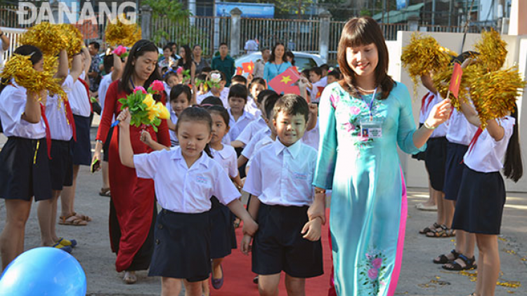 Đà nẵng t’bhlâng p’too pa choom bhiệc ặt mamung liêm crêê cóh trường học