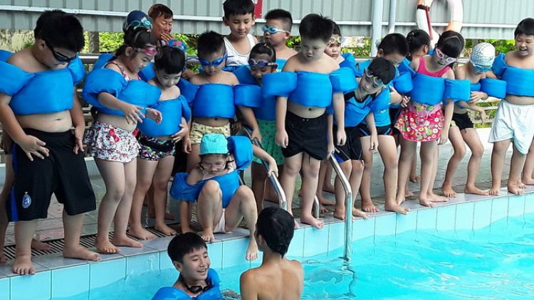 Cần Thơ: Pa ghít đương zêl, cha groong hr’lệêng đác đoọng ha p’niên, học sinh đhị cr’chăl đhêy cha noọng