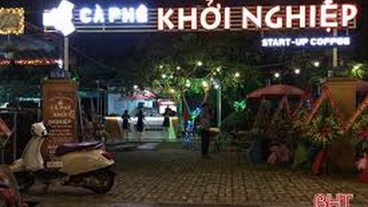 Cà phê tơợp bhrợ têng cha...
