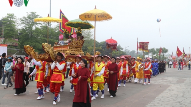 Bấc bh’rợ tr’nêng du lịch tr’haanh bhlâng cóh bêl Giỗ tổ 2019