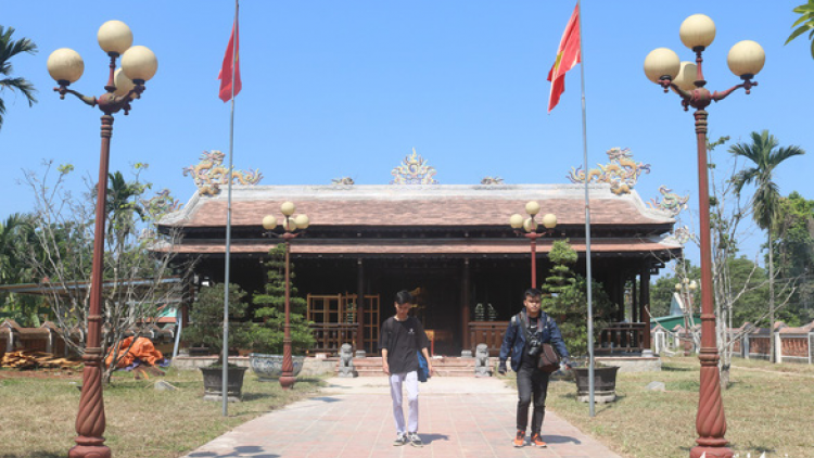 Vel đong hay chơớ Chủ tịch k’tiếc k’ruung l’lăm a hay Lê Đức Anh