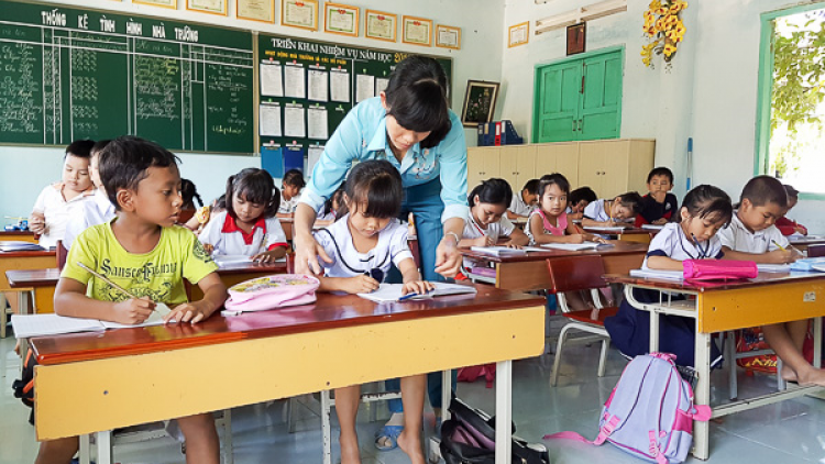 Ninh Thuận: T’bhlầng pa choom p’rá Việt đoọng ha học sinh acoon cóh
