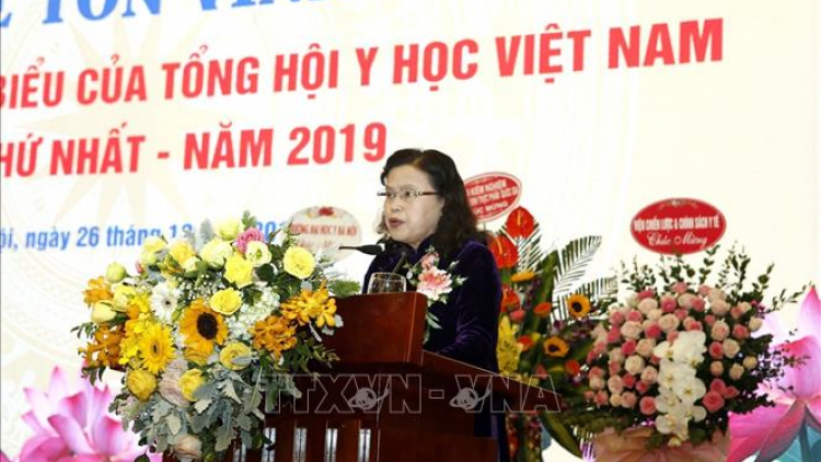 Phó Chủ tịch k’tiếc k’ruung pâh bhiệc bhan hâng hơnh apêê bhriêl choom bhlầng âng Tổng hội Y học Việt Nam