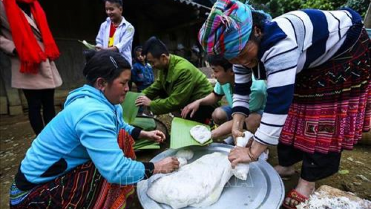 R’rộ r’răm hơnh déh tết Nào Pê Chầu âng đhanuôr cóh cóh Mông cóh Tây Bắc