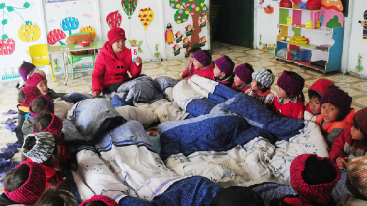 Thầy cô giao pazum têy zâl cha kêệt ha học sinh coh zr’lụ da ding k’coong