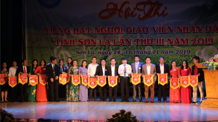 Sơn La: Tr’thi “Bh’ươr pr’hát Ma nuýh giáo viên nhân dân” g’luh III c’moo 2019