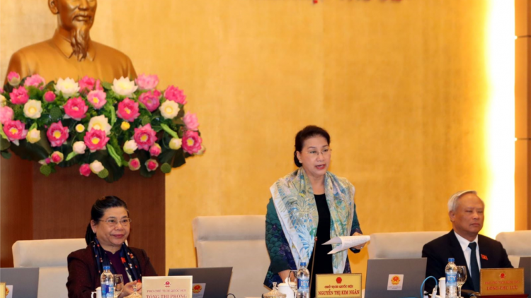 Ra diu đâu, tơợp bhrợ têng g’lúh pr’họp 33 Ủy ban Thường vụ Quốc hội