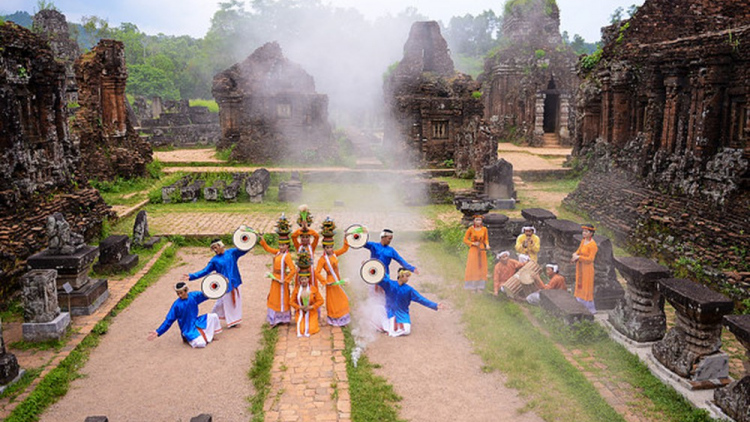 Bhrợ têng bấc bh’rợ tr’nêng đha lum hơnh déh 20 c’moo Hội An, Mỹ Sơn bơơn xay moon  c’kir văn hóa bha lang k’tiếc