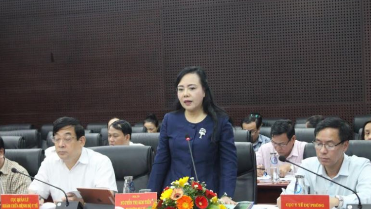 Bộ trưởng Bộ Y tế ch’mêêt lêy đhr’năng pr’luh k’hiir ploh aham đhị Đà Nẵng