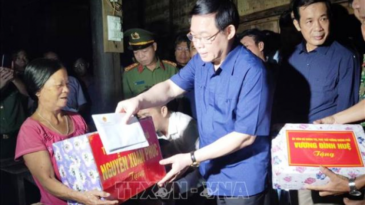Phó Thủ tướng Vương Đình Huệ lưm, ta moóh đhanuôr zr’lụ túh bhlong Minh Hoá