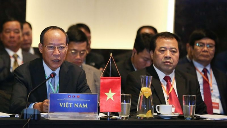 T’bhlâng k’chứt lơi ma tuý đhị 3 k’tiếc k’ruung Việt Nam-Lào-Campuchia
