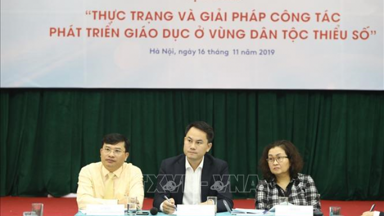 Prá xay “T’bhlâng bh’rợ p’too pa choom học sinh manứih acoon cóh