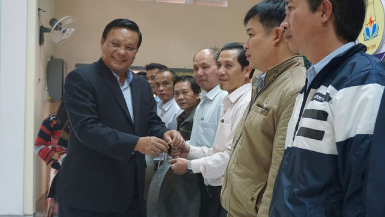 Đoọng chiing goong ha học sinh apêê trường PT Dân tộc nội trú Bình Định