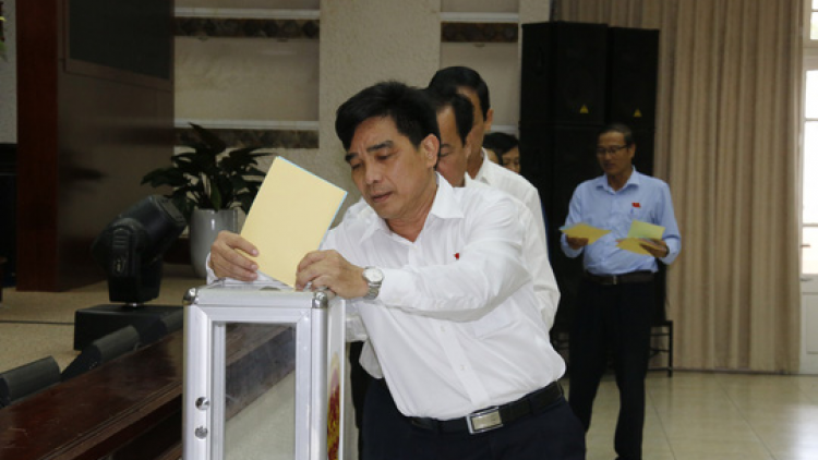 T’coóh Lê Văn Dũng vêy ta bầu k’đhơợng bhrợ chức Phó Bí thư Tỉnh uỷ Quảng Nam