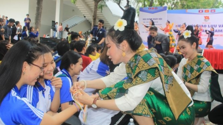 TP.HMC: T’ngay bhiệc bhan Giao lưu văn hóa Việt Nam – Lào – Campuchia