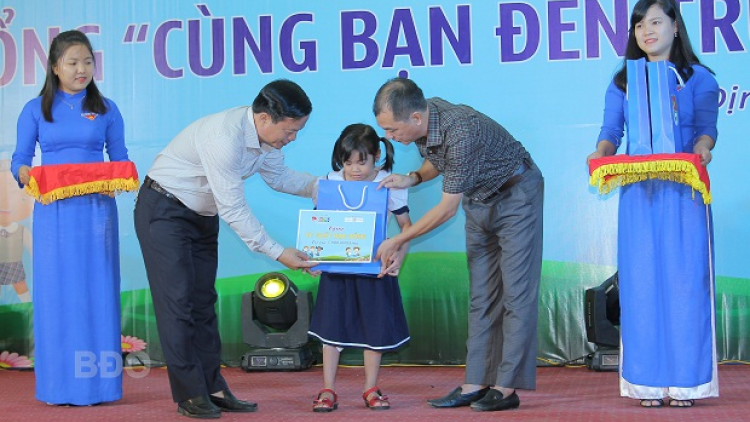 Pazao đoọng 60 hun học bổng “Đh’rứah lâng pr’zợc tước ooy trường”