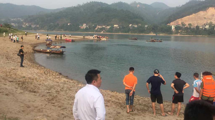 Phó Thủ tướng Vũ Đức Đam pa gơi boóp p’rá ting tr’pác rau cắh pr’đoọng tước ooy pr’loọng đong apêê ađhi k’tứi crêê hr’lêêng đác cóh Hoà Bình.
