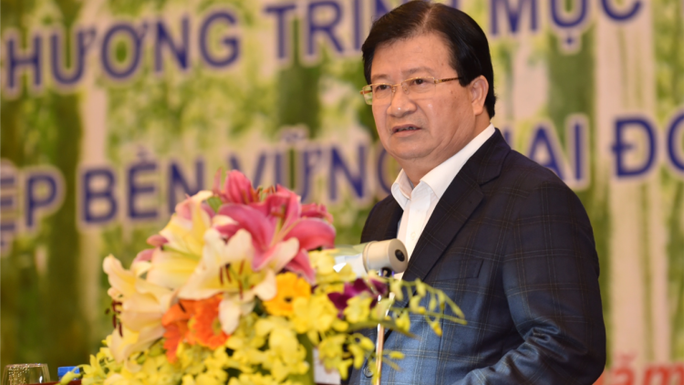 Phó Thủ tướng Trịnh Đình Dũng k’đhơợng bhrợ Hội nghị padưr pa xớc lâm nghiệp nhâm mâng
