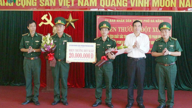 Đà Nẵng: Khen thưởng K’bhuh Đặc nhiệm đương zêl cha groong ma tuý lâng apêê lêt môp đhị miền Trung