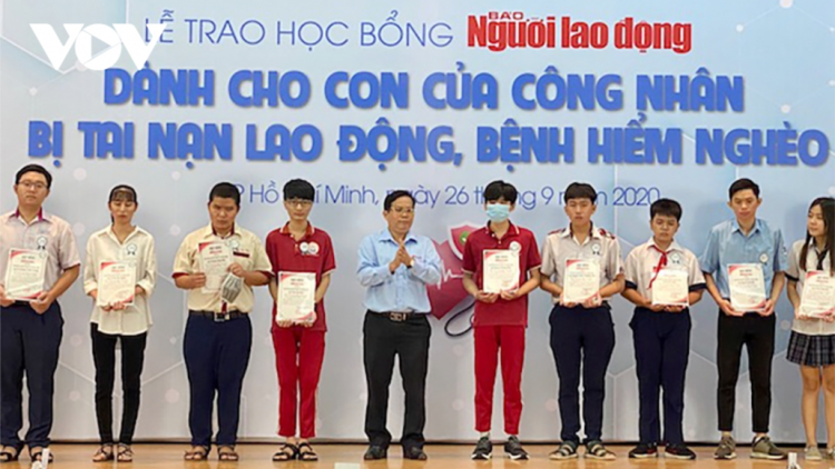 110 hun học bổng đớc cher đoọng ca coon công nhân crêê bhrêy tăh, ca ay ca naanh