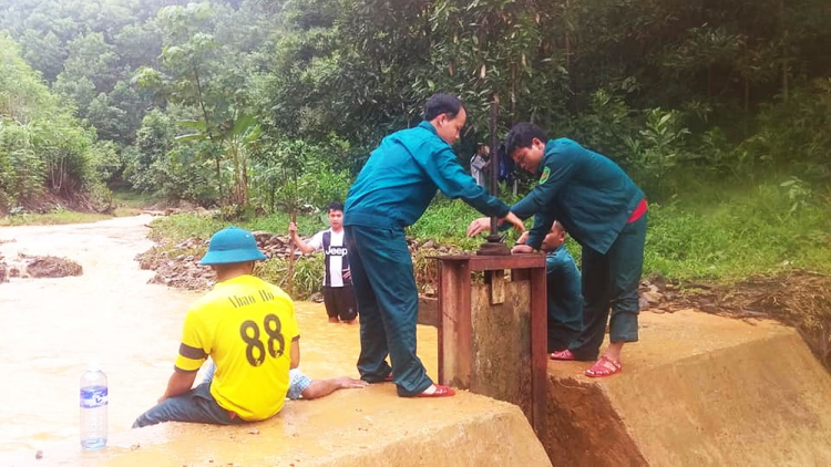 Chr’hoong Đông Giang – Quảng Nam: Pa zay pa liêm tu đác ch’ngaach đoọng ha đhanuôr đươi dua