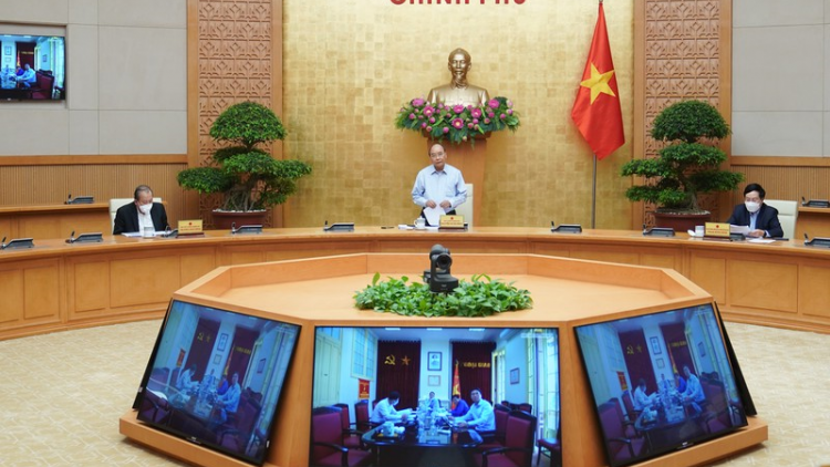 Thủ tướng Chính phủ Nguyễn Xuân Phúc ting xợơng xa nay đoọng đơơng pa câl cớ cha neh đoọng ha k’tiếc k’ruung lơơng cơnh c’xu tợơ t’ngay 1/5/2020