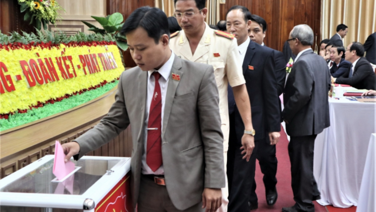 Đại hội đảng bộ cấp m’piing cơ sở coh Quảng Nam: Bh’rợ manuyh pa bhrợ năc vêy ta ra văng liêm crêê