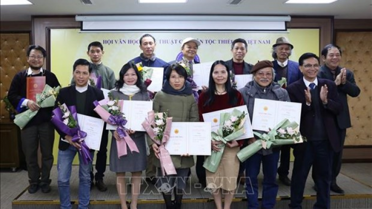 50 bh’nơơn bh’rợ bơơn ta cher đoọng cha ner Văn học nghệ thuật zập acoon coh Việt Nam 2020