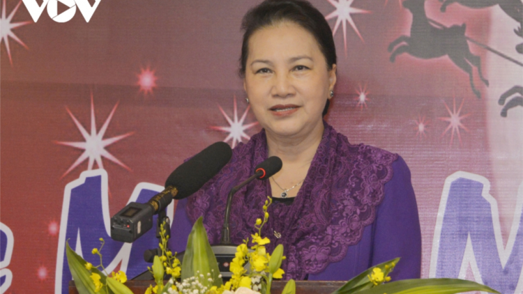 Chủ tịch Quốc hội hơnh déh Giáng sinh Chính toà Tổng giáo phận Huế
