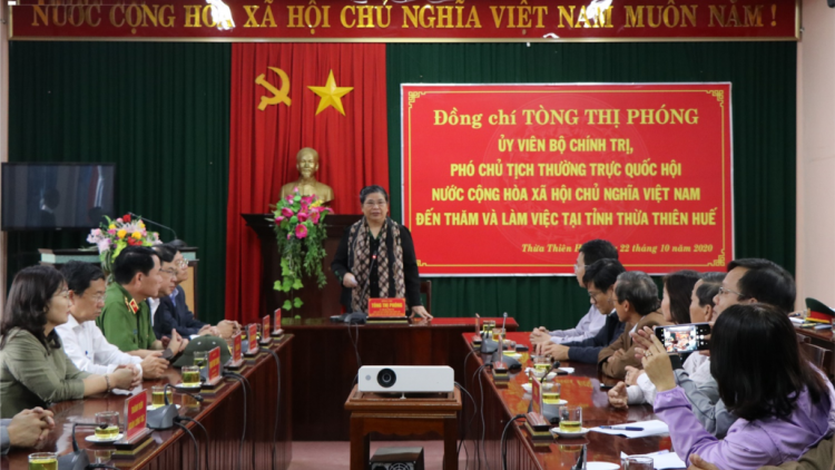 Phó Chủ tịch Quốc hội Tòng Thị Phóng lưm lâng cher đoọng hun pr’hêl ha đhanuôr zr’lụ túh Thừa Thiên Huế