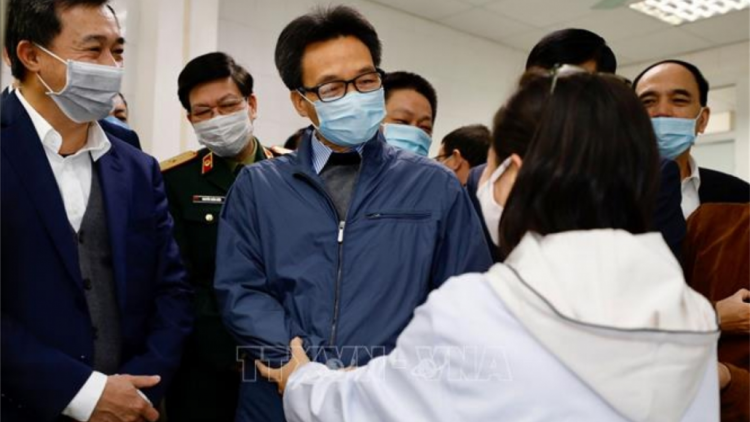 Phó Thủ tướng Vũ Đức Đam lưm ta moóh manứih bơơn ta tiêm lêy vaccine Covid-19