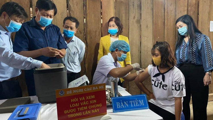 T’bhlâng zâl cha groong pr’luh cr’ăy bạch hầu coh trường học
