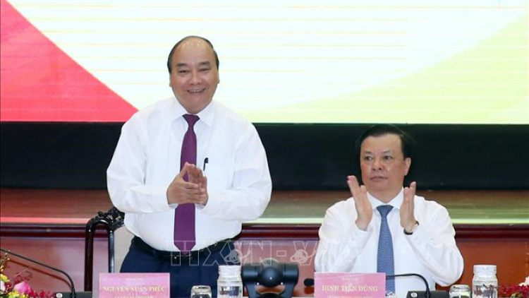 Thủ tướng Nguyễn Xuân Phúc pâh Hội nghị sơ kết 6 c’xêê ngành tài chính