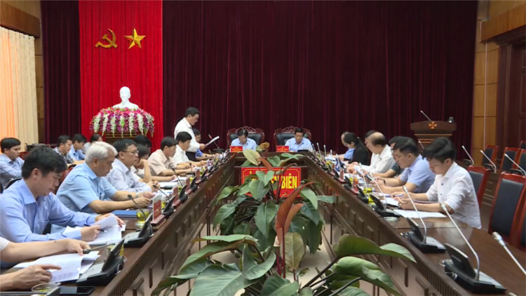 C’bhúh lêy cha mêết Hội đồng Acoon coh bhrợ bhiệc lâng tỉnh Điện Biên