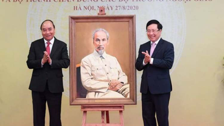 Tơợp bhrợ têng bộ tranh ooy zâp apêê Bộ trưởng Ngoại giao Việt Nam ooy zâp lang