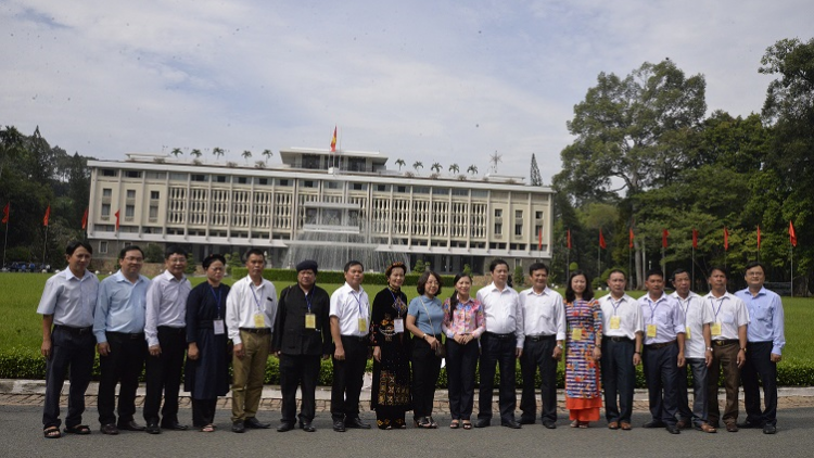 103 t’cooh bhươl, trưởng cr’noon tr’haanh bhlầng âng apêê tỉnh đăh Bắc bắt hương đhị Bến Nhà Rồng
