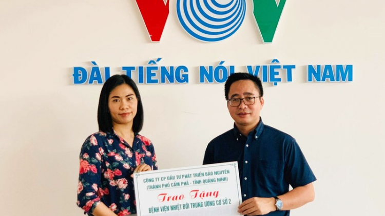 Doanh nghiệp lêy ooy VOV pazao đoọng 500 ực đồng zooi zúp zêl cha groong pr’lúh Covid-19