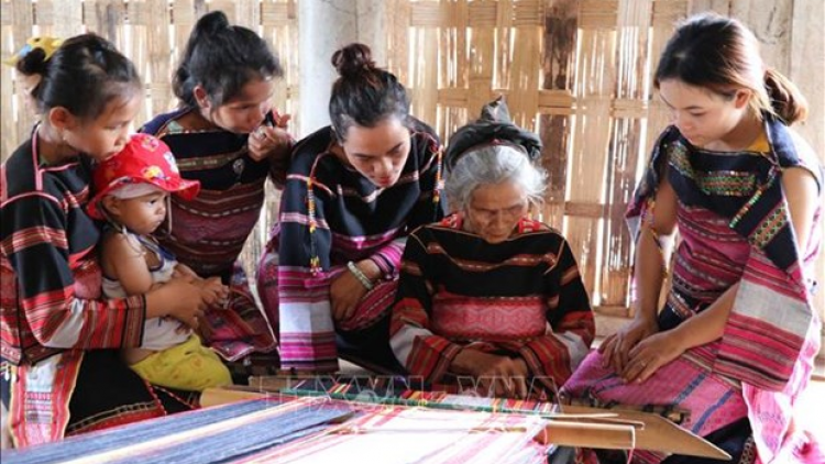 Zư Lêy bh’rợ taanh a din- chr’năp liêm âng pân đil Bahnar
