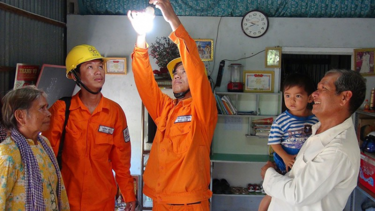 Pa xiêr zên điện đoọng ha đhanuôr lâng doanh nghiệp ooy 3 c’xêê