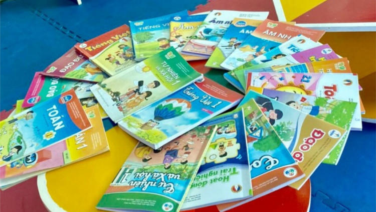 Hội đồng Quốc gia Giáo dục lâng pa dưr pa xớc manứih pa bhrợ chrooi đoọng boọp p’rá ooy đắh thi lâng bha ar giáo khoa