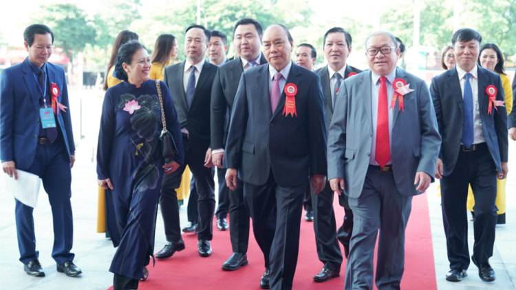 Thủ tướng Nguyễn Xuân Phúc pâh bhiêc bhan hơnh deh 90 c’moo T’ngay bhrợ t’vaih Hội ma nưih bhrợ ha rêê dhuôch Việt Nam