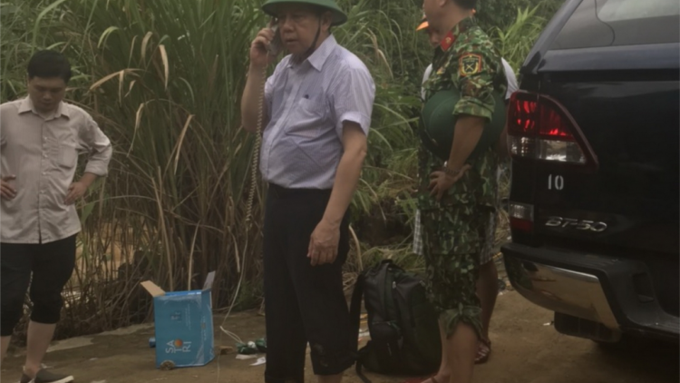 Âi bơơn tươc đhị zr’lụ âng 13 cán bộ, chiến sĩ lươt trông dâc ma nưih bhrêy tăh crêê lum căh pr’đoọng đhị Thuỷ điện Rào Trăng 3