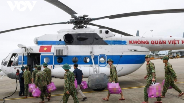 Ta đang moon đoọng Huân chương lâng pa dzooc quân hàm ha cán bộ, chiến sỹ lâh chêệt bil bêl bhrợ têng bh’rợ trôông dzâc manuyh bhrêy tăh đhị thuỷ điện Rào Trăng 3