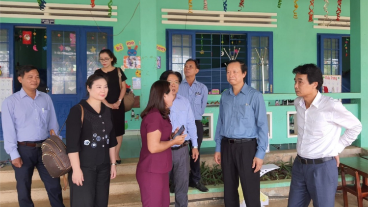 Bộ Giáo dục lâng Đào tạo cher đoọng k’nặ 10 tỷ đồng đoọng ha ngành Giáo dục 4 tỉnh miền Trung