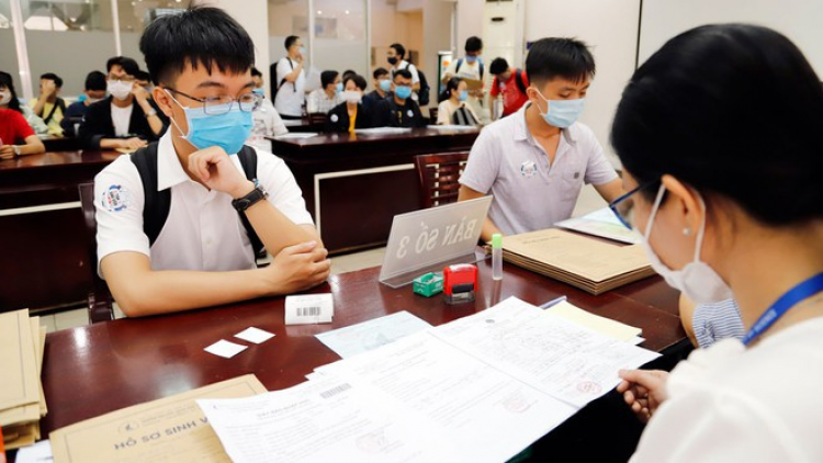 Zâp trường Đại học lêy cha mêết zooi zúp sinh viên zr’lụ túh bhlong