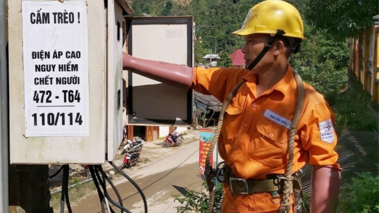Chr’val Phước Thành, chr’hoong Phước Sơn vêy điện xang k’noọ muy c’xêê crêê ta k’đoong