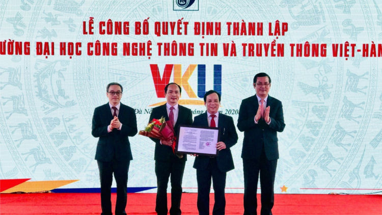 Bhiệc bhan xay moon trường Đại học Công nghệ thông tin lâng Truyền thông Việt – Hàn