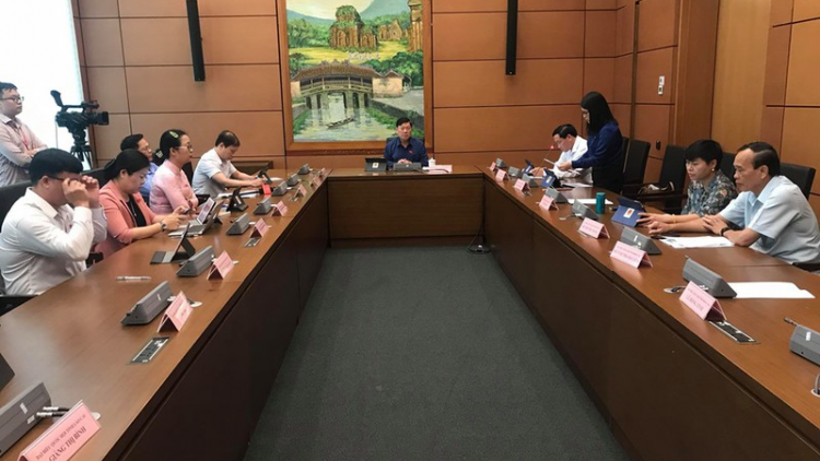 Bấc đại biểu đươi cơnh pa glúh Luật Biên phòng Việt Nam