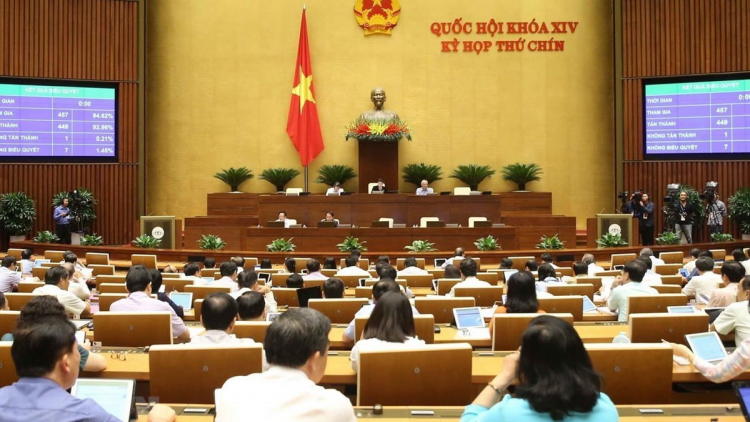 Pr’họp g’lúh 9, Quốc hội khoá 14: Lêy cha mêết ooy Luật bhr’lậ, pa xoọng 2, 3 điều âng Luật pa glúh văn bản quy phạm pháp luật