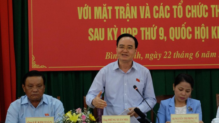 Bộ trưởng Phùng Xuân Nhạ: Pa xiêr chương trình, pa dzoọc cr’chăl t’ngay đhêy ch’noọng đoọng ha giáo viên lâng học sinh